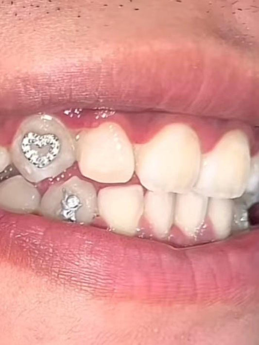 999 Silver Zircon Heart Tooth Gem